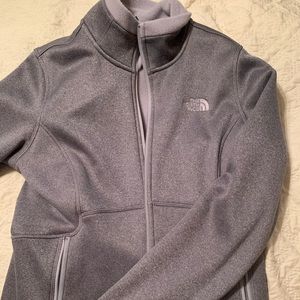 Gray north face women’s lightweight fleece coat